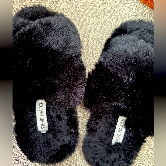 Steven madden house shoes - Picture 1 of 2